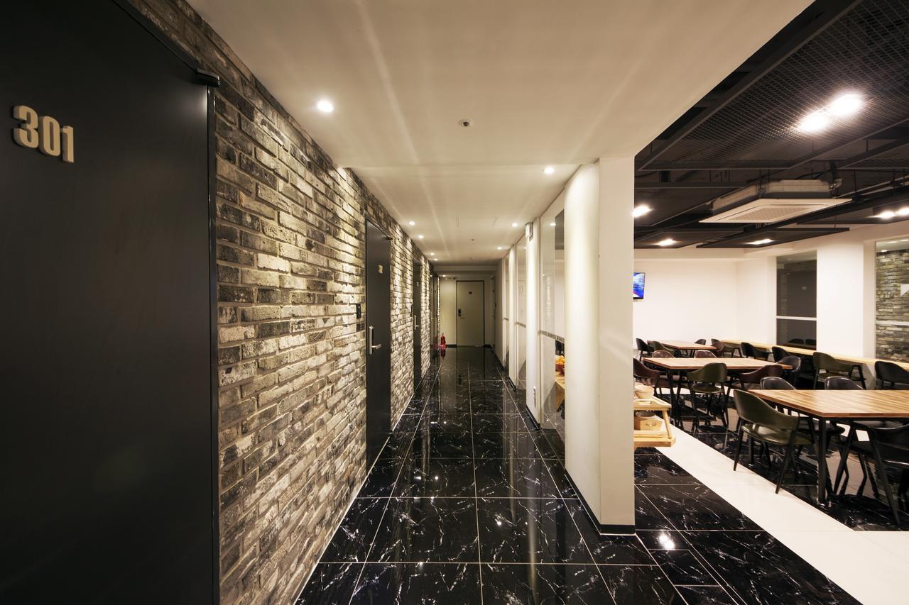 K-Grand Hostel Йосу Экстерьер фото