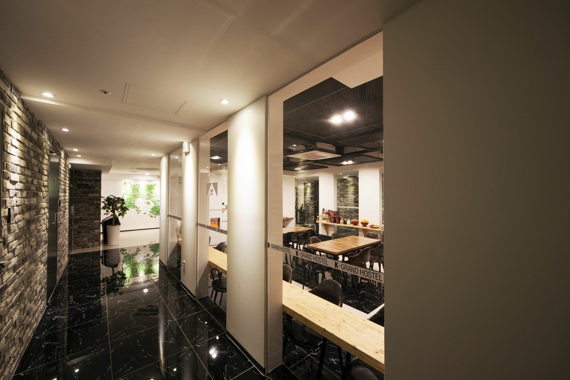 K-Grand Hostel Йосу Экстерьер фото