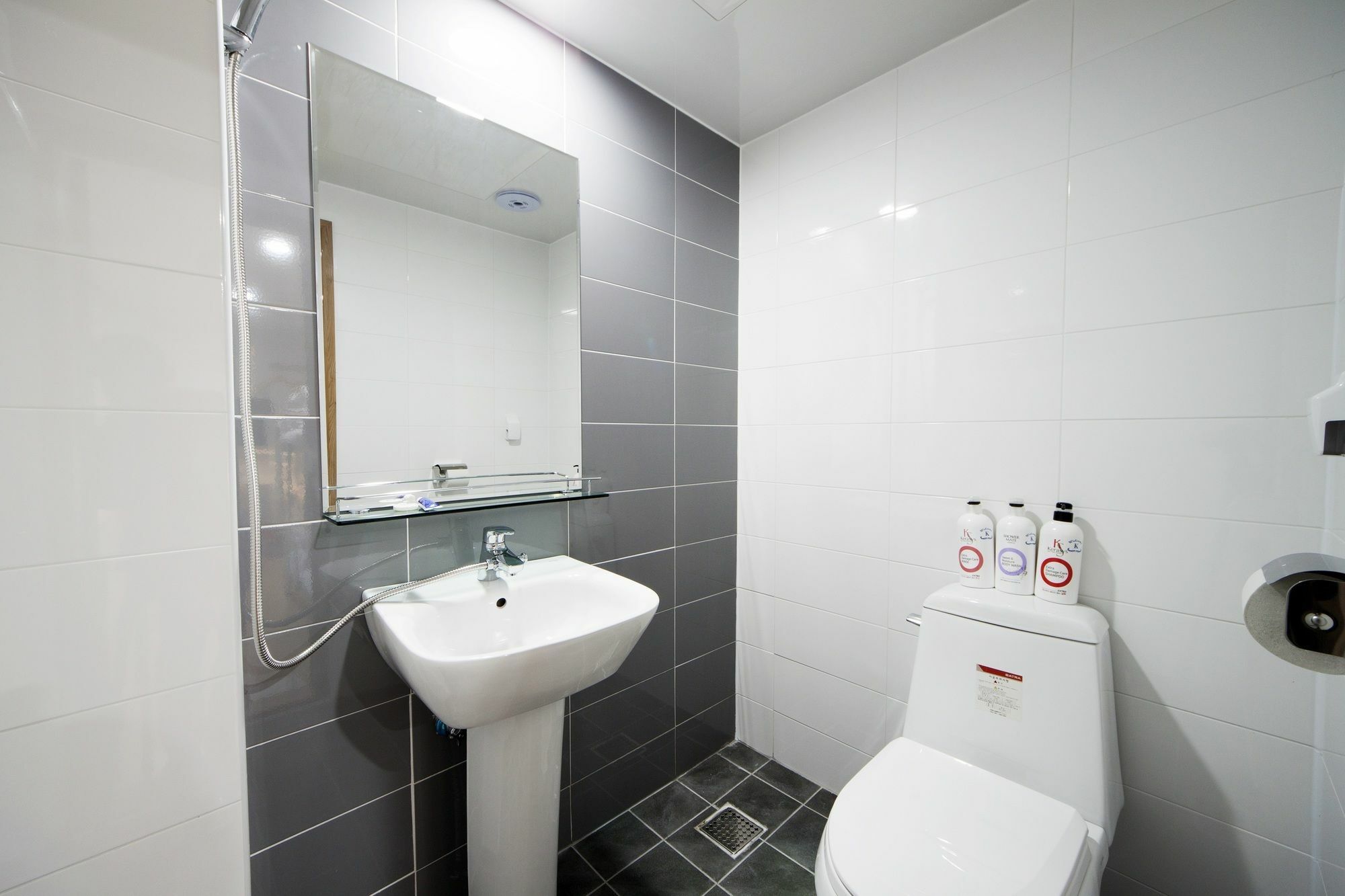 K-Grand Hostel Йосу Экстерьер фото