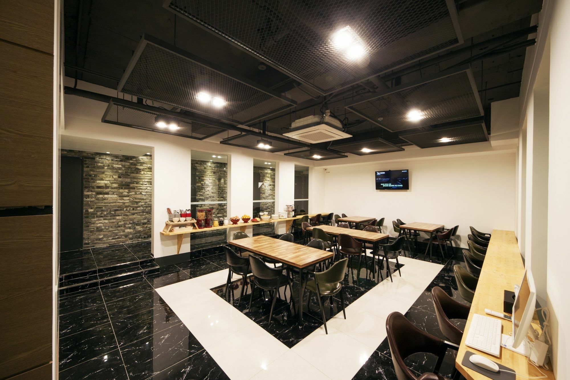 K-Grand Hostel Йосу Экстерьер фото